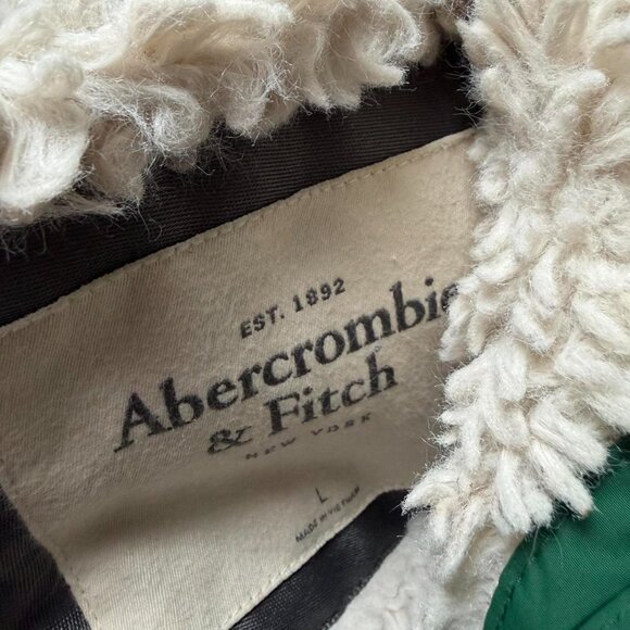 Abercrombie and Fitch Green Puffer Vest Jacket Women's Large - Picture 5 of 5